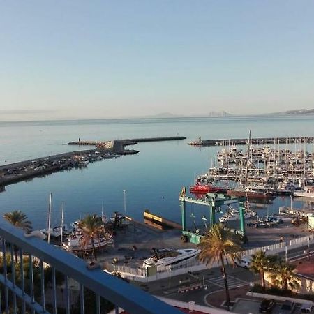 Apartamento Vista Al Faro Estepona Exterior foto
